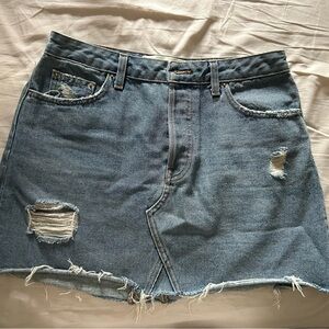 Reformation Blue Classic Denim Jean Skirt
Mini
Size 28
Hardly Worn